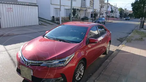 Toyota Corolla 1.8 XEi usado (2017) color Rojo precio $18.900.000