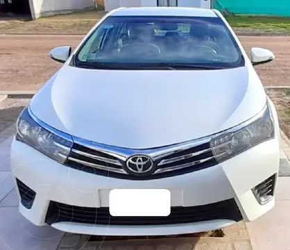 Toyota Corolla 1.8 XLi Aut usado (2015) color Blanco Perla precio $5.500.000