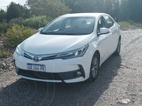 Toyota Corolla 1.8 XEi usado (2018) color Blanco precio $25.000.000