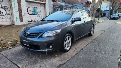 Toyota Corolla 1.8 XEi usado (2014) color Gris Oscuro precio u$s15.800