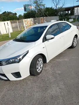 Toyota Corolla 1.8 XLi CVT usado (2015) color Blanco Perla precio $14.800.000