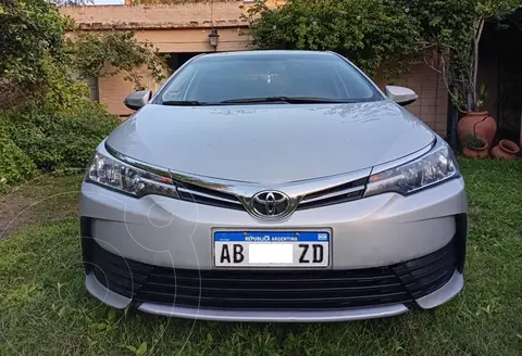 Toyota Corolla 1.8 XLi usado (2018) color Gris Oscuro precio $21.500.000