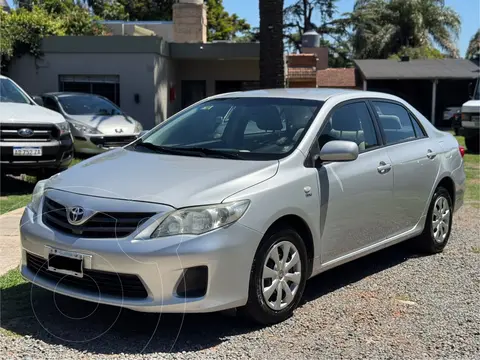 Toyota Corolla 1.8 XLi usado (2013) color Gris Plata  precio u$s11.500