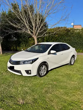 Toyota Corolla 1.8 XEi CVT usado (2015) color Blanco precio u$s13.200