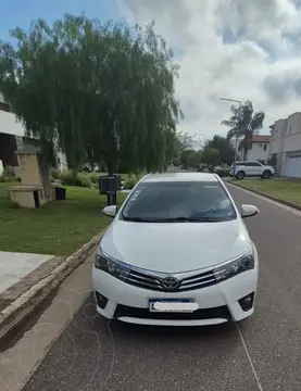 Toyota Corolla 1.8 XEi 2016-2017 usado (2016) color Blanco precio u$s14.500