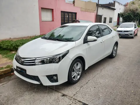 Toyota Corolla 1.8 XEi Aut usado (2014) color Blanco precio u$s13.400