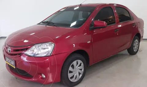 Toyota Corolla 1.8 XEi usado (2019) color Bordo precio $8.200.000