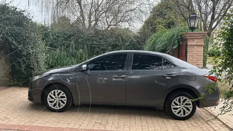 Toyota Corolla 1.8 XLi CVT usado (2019) color Gris Oscuro precio $24.000.000