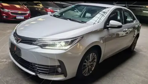 Toyota Corolla 1.8 XEi Aut usado (2017) color Gris Plata  precio $6.500.000