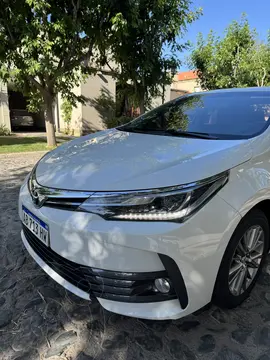 Toyota Corolla 1.8 XEi CVT usado (2017) color Blanco precio $25.500.000