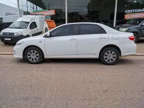 Toyota Corolla 1.8 XLi usado (2013) color Blanco precio $14.900.000