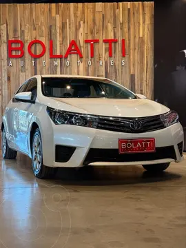 Toyota Corolla 1.8 XLi CVT usado (2015) color Blanco precio $16.500.000