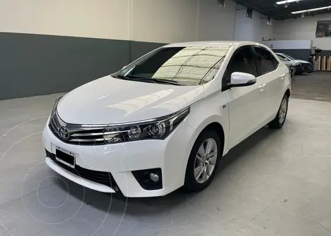 Toyota Corolla 1.8 XEi usado (2015) color Blanco precio $4.750.000