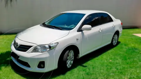 Toyota Corolla 1.8 XLi usado (2013) color Blanco precio $14.500.000
