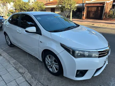 Toyota Corolla 1.8 XEi usado (2015) color Blanco precio $18.500.000