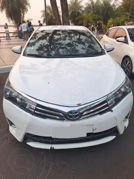 Toyota Corolla 1.8 XLi Aut usado (2015) color Blanco precio $14.800.000