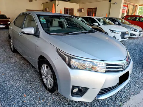 Toyota Corolla 1.8 XEi Pack Aut usado (2015) color Gris Plata  precio u$s15.500