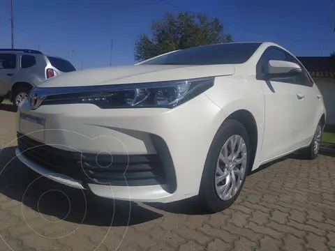 Toyota Corolla 1.8 XLi CVT usado (2017) color Blanco precio $4.900.000