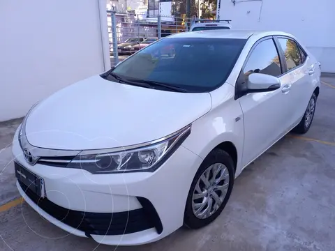 Toyota Corolla 1.8 XLi CVT usado (2018) color Blanco precio $6.900.000