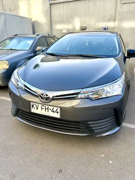 Toyota Corolla 1.8 XLi usado (2018) color Gris precio $11.500.000