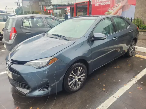 Toyota Corolla 1.8 GLi usado (2017) color Gris precio $8.500.000