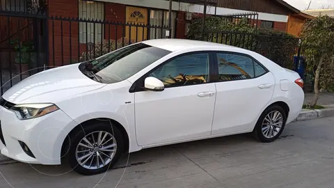 Toyota Corolla 1.8 XLi usado (2015) color Blanco precio $10.400.000