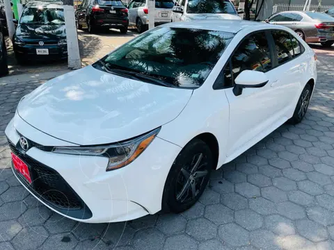Toyota Corolla Base Aut usado (2022) color Blanco financiado en mensualidades(enganche $86,750 mensualidades desde $6,398)