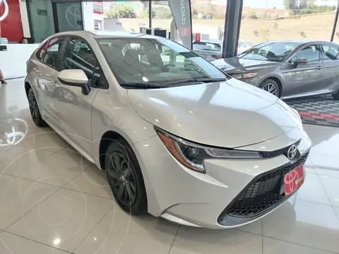 Toyota Corolla Base usado (2022) color plateado precio $324,000