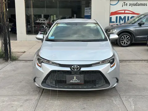 Toyota Corolla LE Aut usado (2020) color Plata precio $305,000