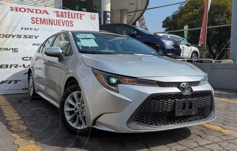 Toyota Corolla LE Aut usado (2020) color plateado precio $284,000