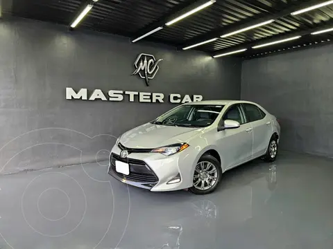 Toyota Corolla Base Aut usado (2018) color plateado precio $258,000