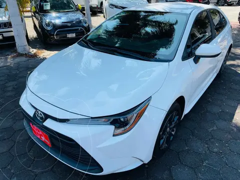 Toyota Corolla Base Aut usado (2023) color Blanco financiado en mensualidades(enganche $98,631 mensualidades desde $8,761)