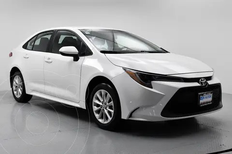 Toyota Corolla LE Aut usado (2021) color Blanco precio $421,000