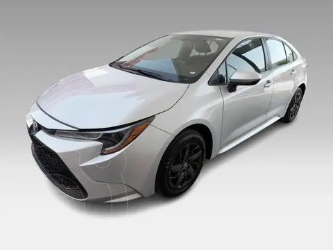 Toyota Corolla Base Aut usado (2021) color plateado precio $335,000