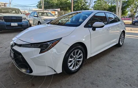Toyota Corolla LE Aut usado (2020) color Blanco precio $242,000