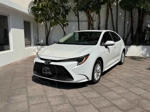 Toyota Corolla XLE Aut usado (2022) color Blanco precio $370,000