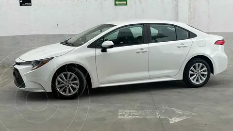 Toyota Corolla LE Aut usado (2024) color Blanco precio $428,000