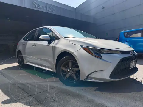 Toyota Corolla Base usado (2022) color plateado precio $290,900