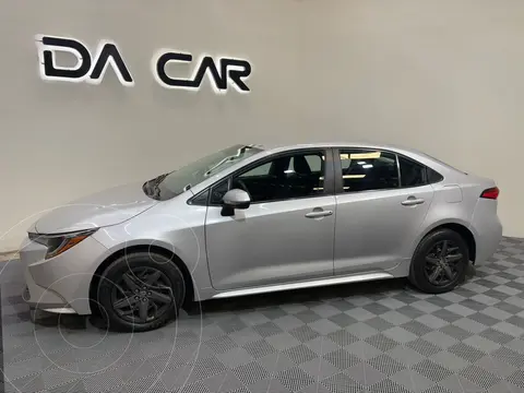 Toyota Corolla Base Aut usado (2021) color plateado precio $318,000