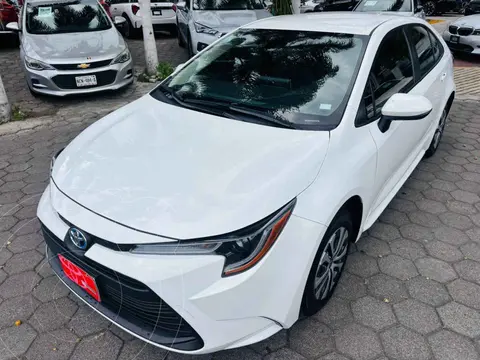 Toyota Corolla LE Aut usado (2024) color Blanco financiado en mensualidades(enganche $125,506 mensualidades desde $11,148)