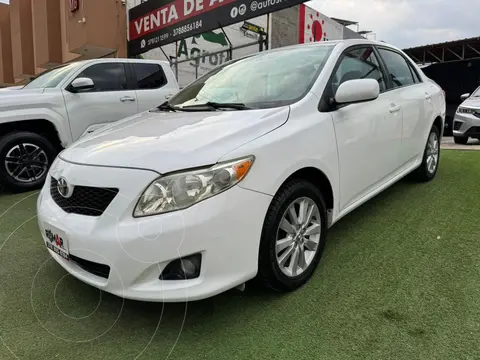 Toyota Corolla XLE 1.8L usado (2010) color Blanco precio $149,000