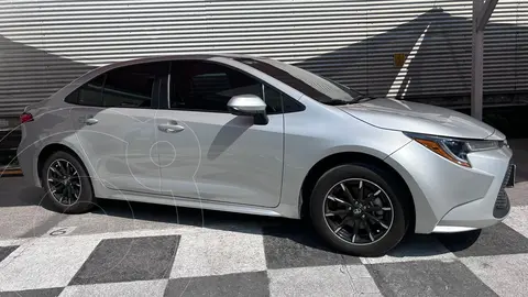 Toyota Corolla Base Aut usado (2022) color plateado precio $335,000