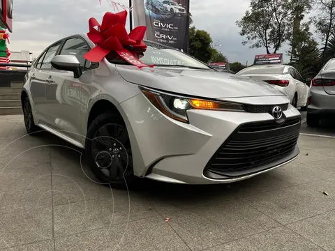 Toyota Corolla Base Aut usado (2024) color plateado financiado en mensualidades(enganche $148,390 mensualidades desde $6,243)