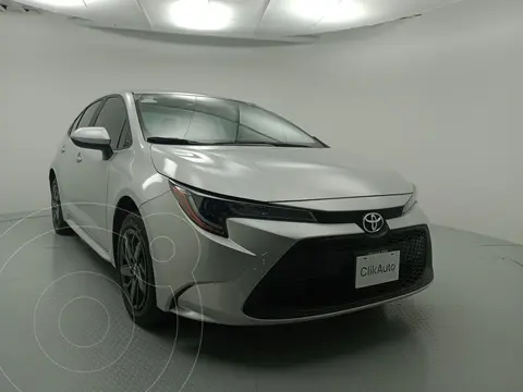 Toyota Corolla Base Aut usado (2020) color plateado precio $320,000