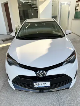 Toyota Corolla Base Aut usado (2018) color Blanco precio $254,000