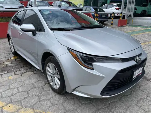 Toyota Corolla LE Aut usado (2024) color Plata financiado en mensualidades(enganche $112,875 mensualidades desde $9,531)