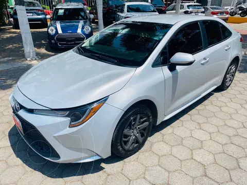 Toyota Corolla Base usado (2021) color Plata financiado en mensualidades(enganche $81,750 mensualidades desde $6,029)