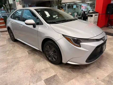 Toyota Corolla Base Aut usado (2024) color plateado financiado en mensualidades(enganche $154,242 mensualidades desde $6,490)