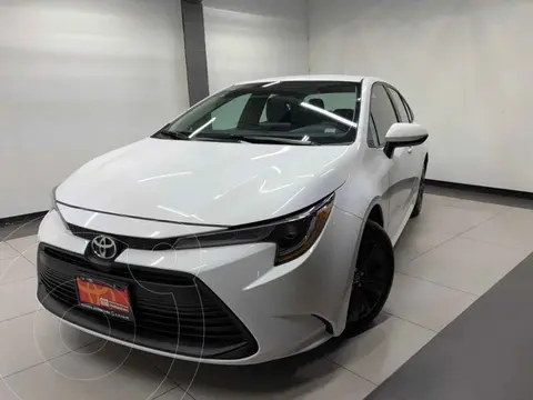 Toyota Corolla Base Aut usado (2024) color Blanco precio $383,000
