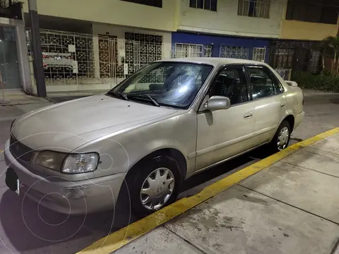 Toyota Corolla  1.6 XLI Aut usado (1998) color Bronce precio u$s4,100